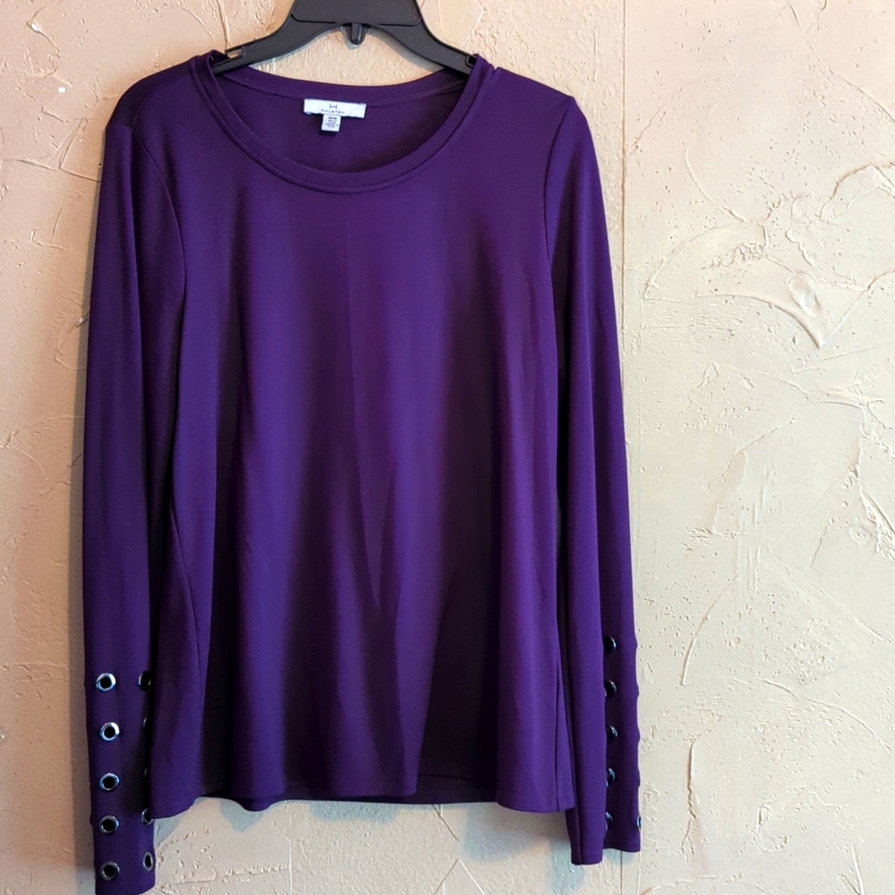 Elegant blouse. Size M .Halston.